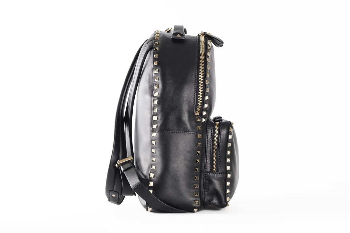 VALENTINO GARAVANI BLACK ROCKSTUD MEDIUM LEATHER BACKPACK