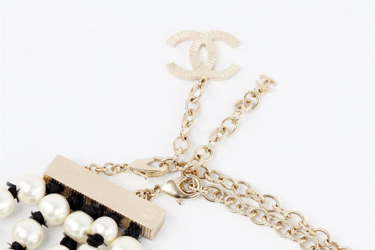 CHANEL IVORY 2016 CC PEARL NECKLACE