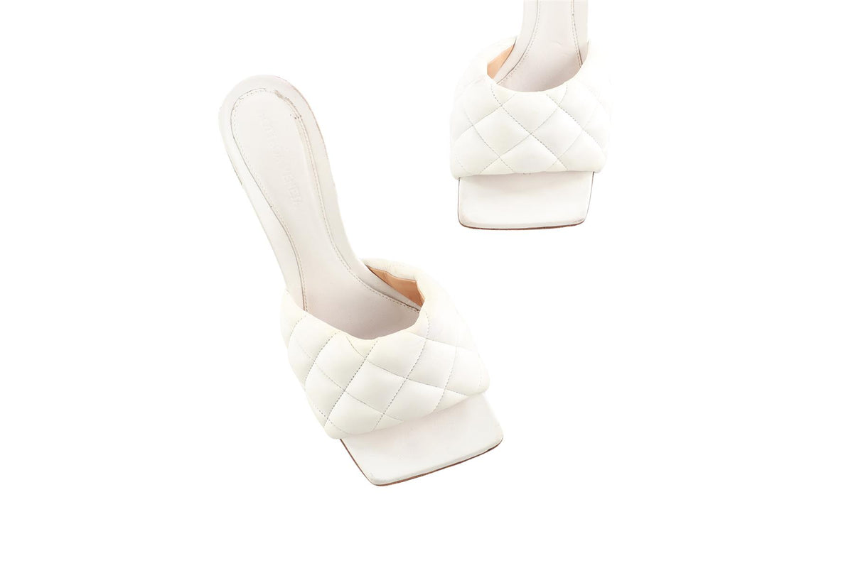 BOTTEGA VENETA WHITE LEATHER MULES EU 38.5 UK 5.5 US 9.5