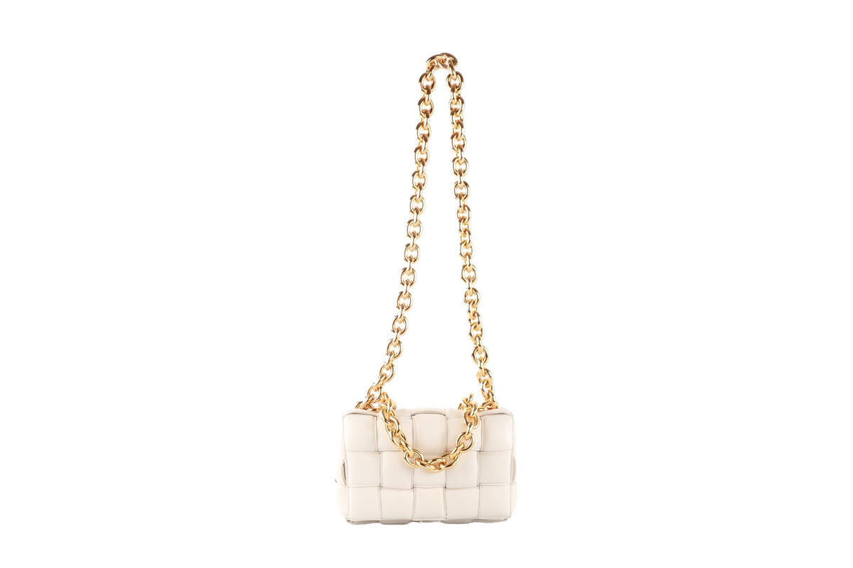 BOTTEGA VENETA ECRU THE CHAIN CASSETTE INTRECCIATO LEATHER SHOULDER BAG