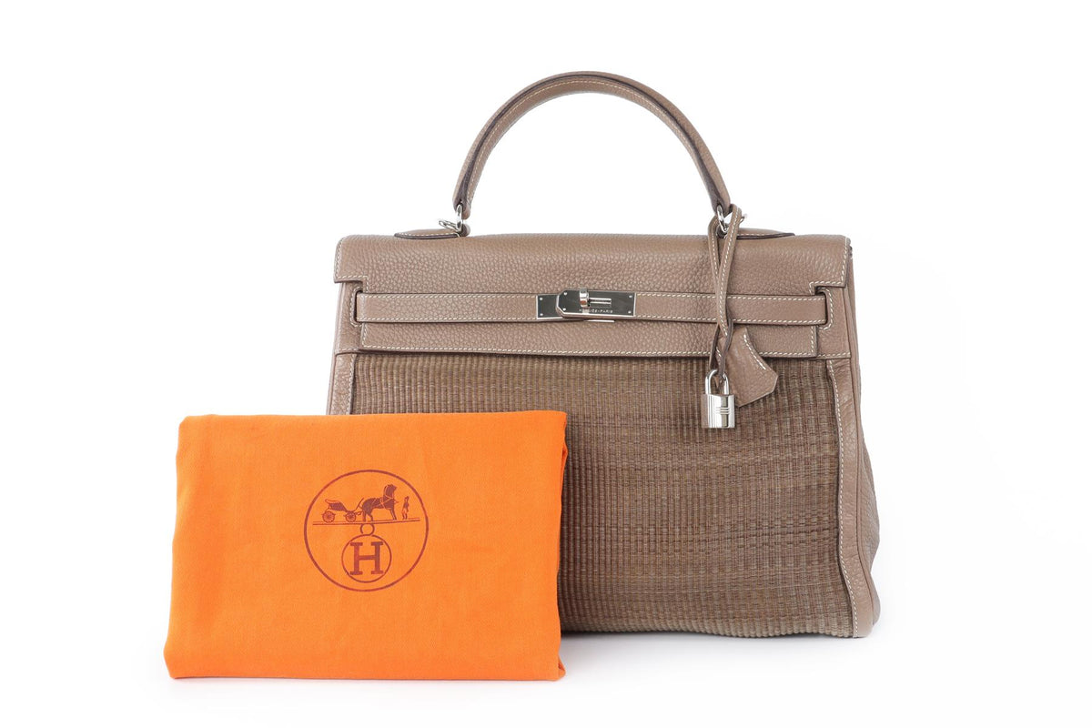 HERMÈS  TAUPE 2005 KELLY 35 CM CLEMENCE LEATHER AND HORSEHAIR BAG IN ETOUPE