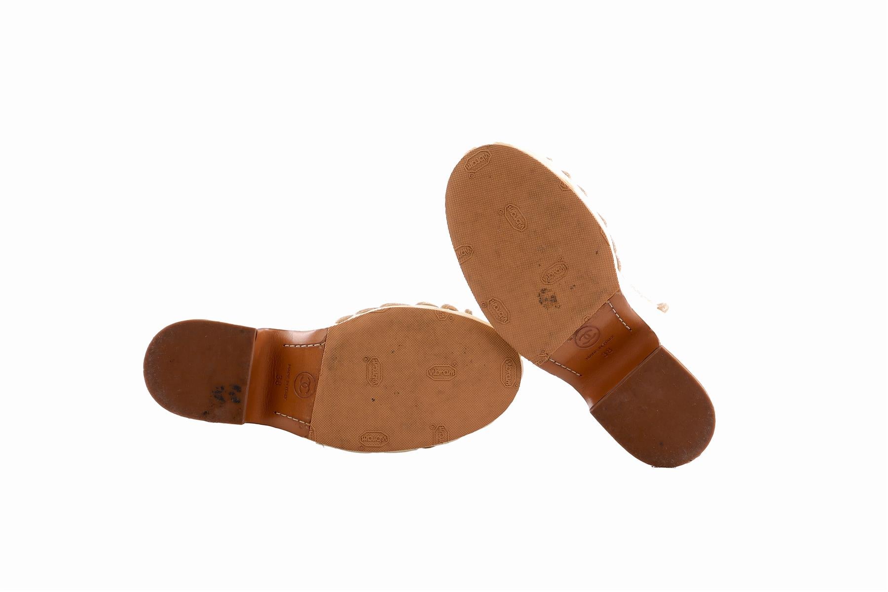 CHANEL IVORY 2013 LEATHER WEDGES SANDALS EU 38