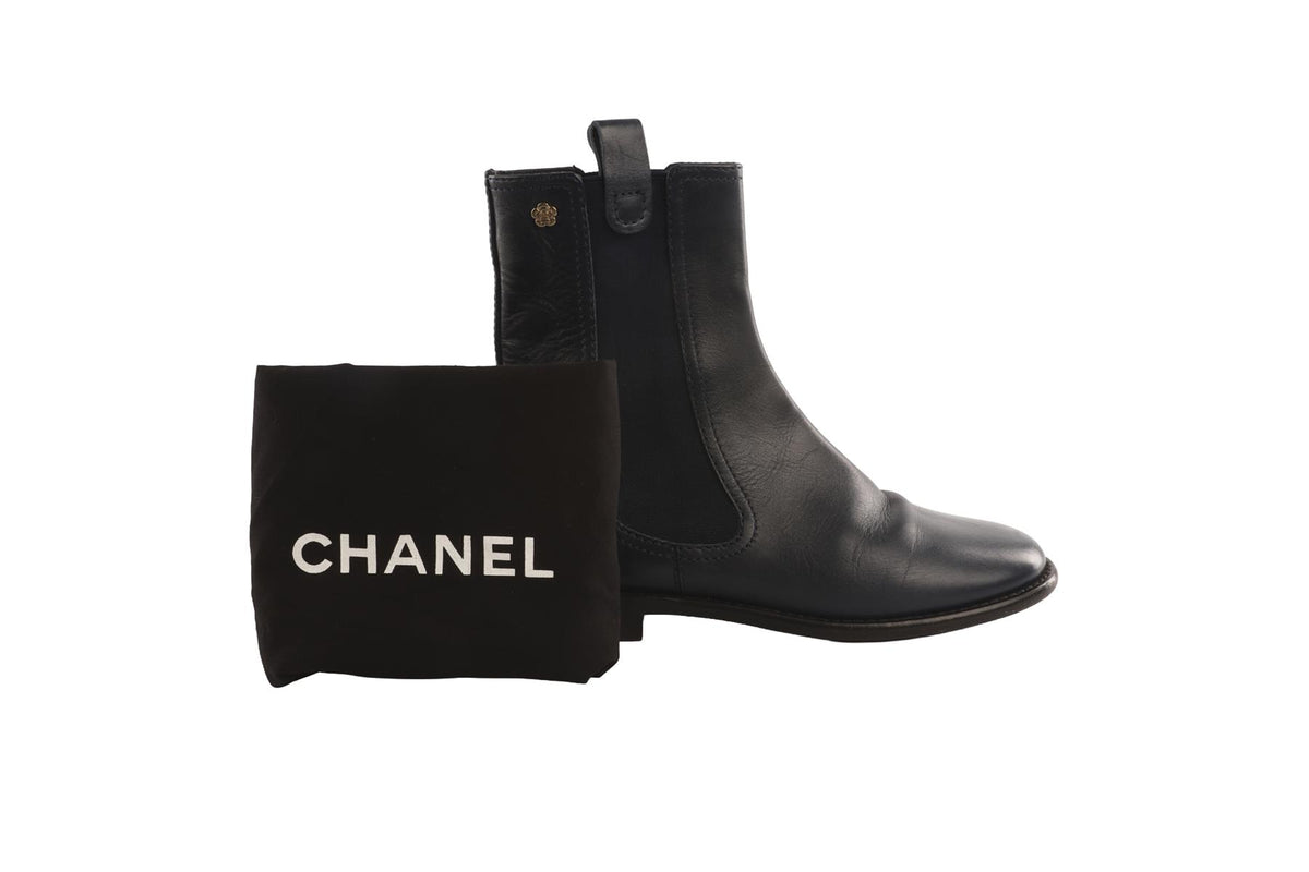 CHANEL NAVY 2016 LEATHER CHELSEA BOOTS EU 37.5