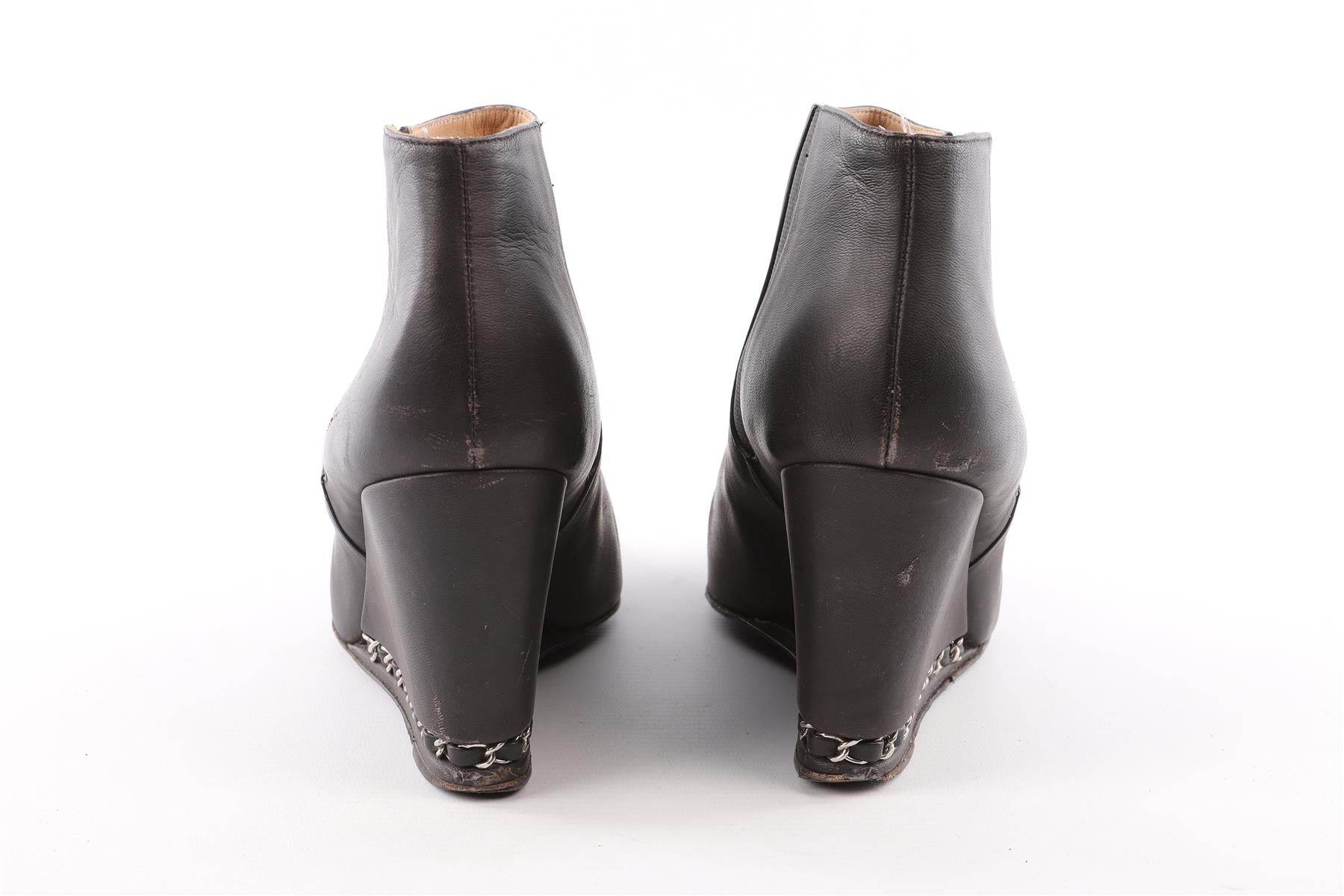 CHANEL BLACK LEATHER ANKLE BOOTS EU 40 UK 7 US 10
