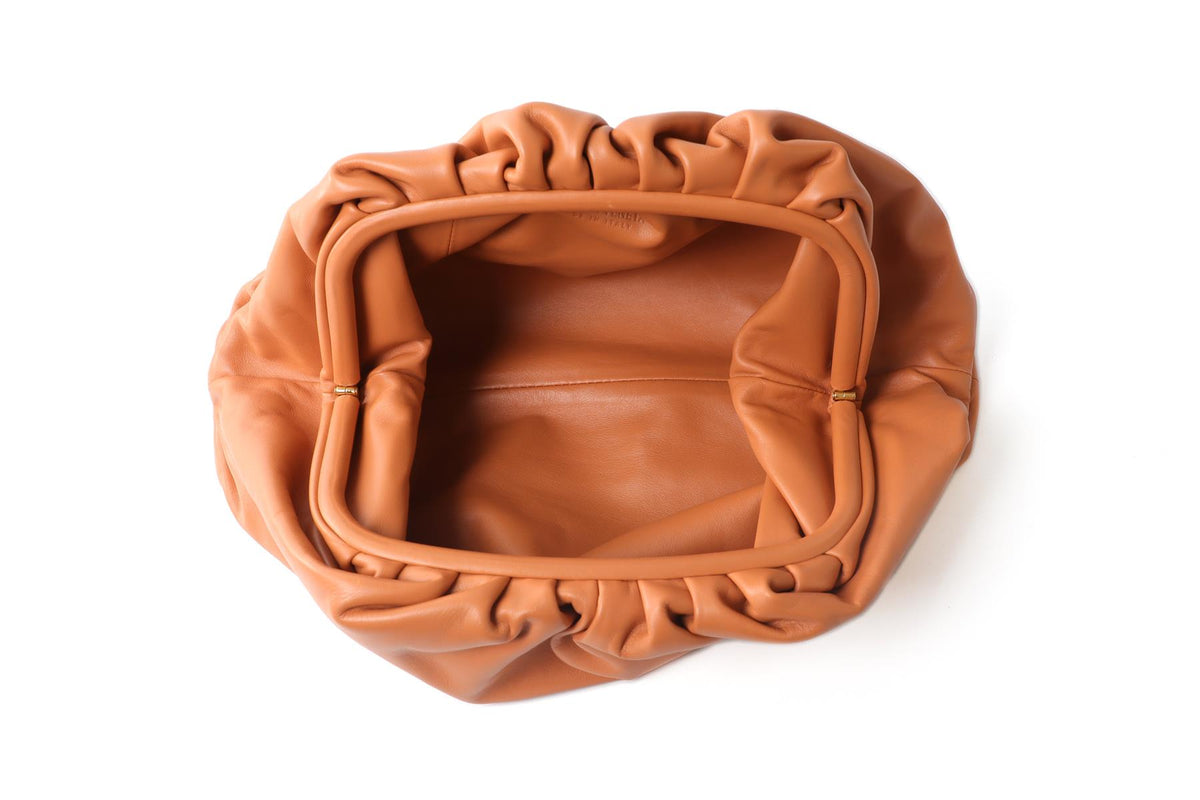 BOTTEGA VENETA TAN POUCH LARGE LEATHER CLUTCH