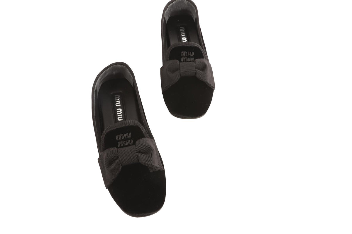 MIU MIU BLACK VELVET LOAFERS EU 39 UK 6 US 9