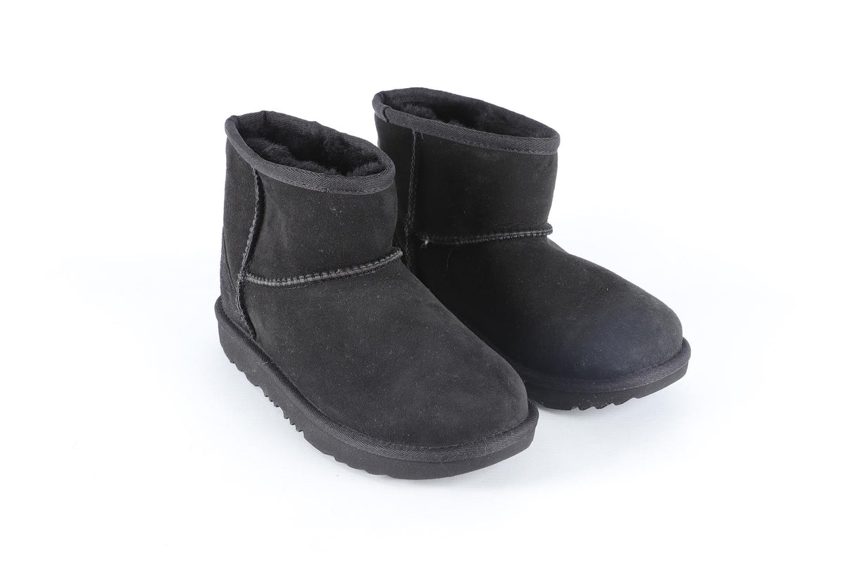 UGG AUSTRALIA BLACK KIDS GIRLS SUEDE BOOTS EU 35 UK 2 US 3