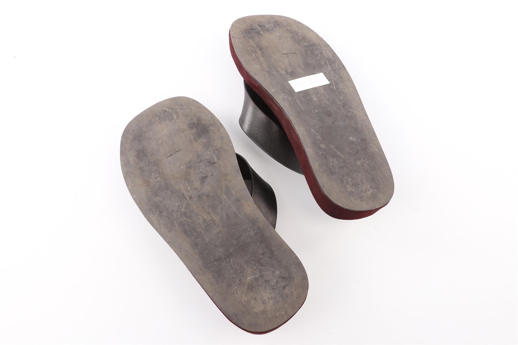 THE ROW BURGUNDY GINZA SUEDE FLIPFLOPS EU 40 UK 7 US 10