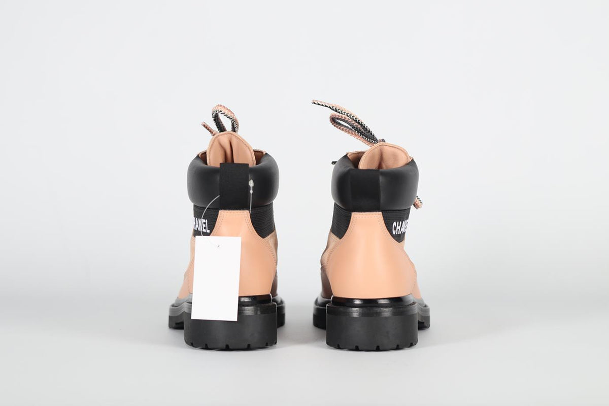 CHANEL 2020 SUEDE AND LEATHER ANKLE BOOTS EU 38 UK 5 US 8