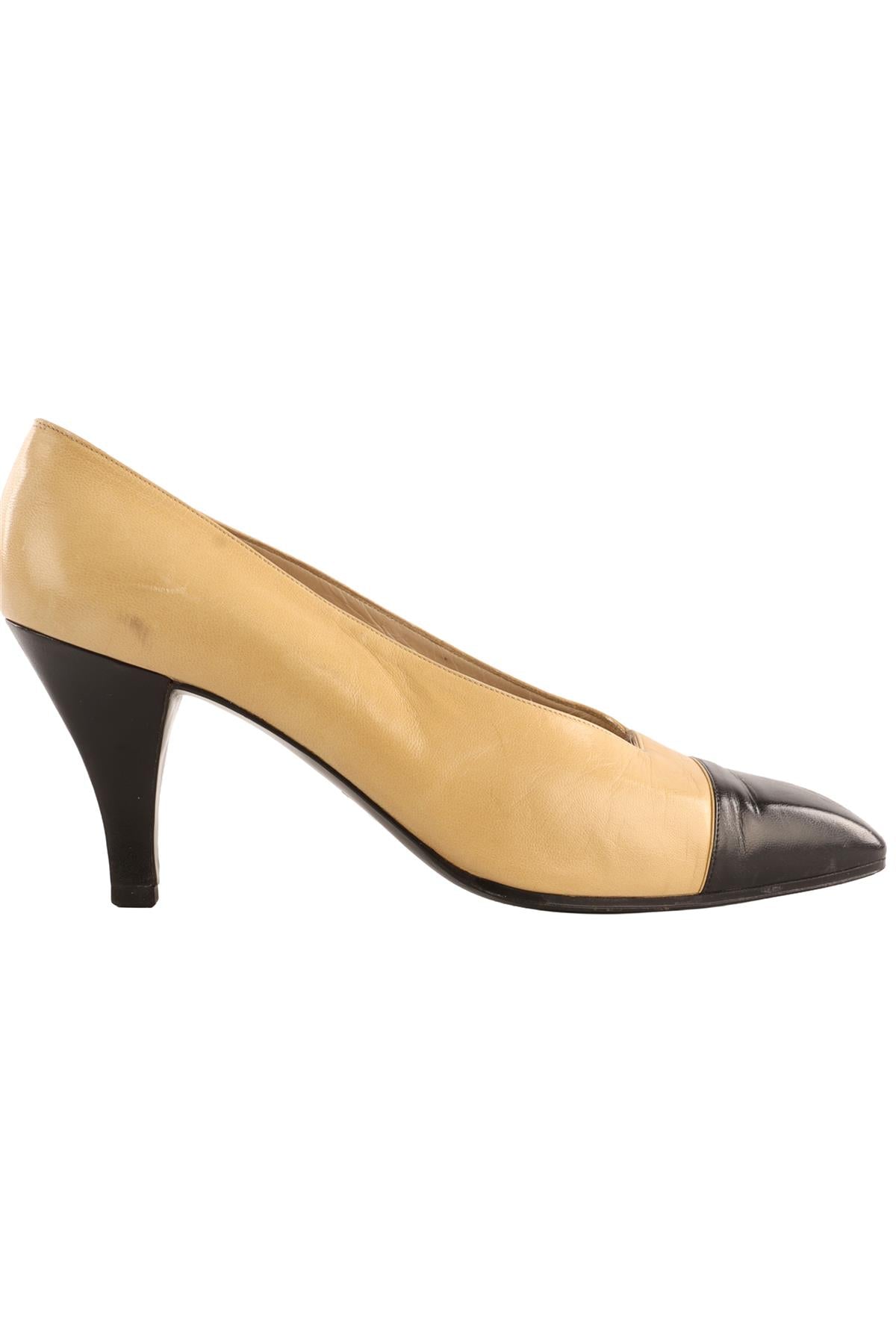 CHANEL BEIGE VINTAGE LEATHER PUMPS EU 38 UK 5 US 8