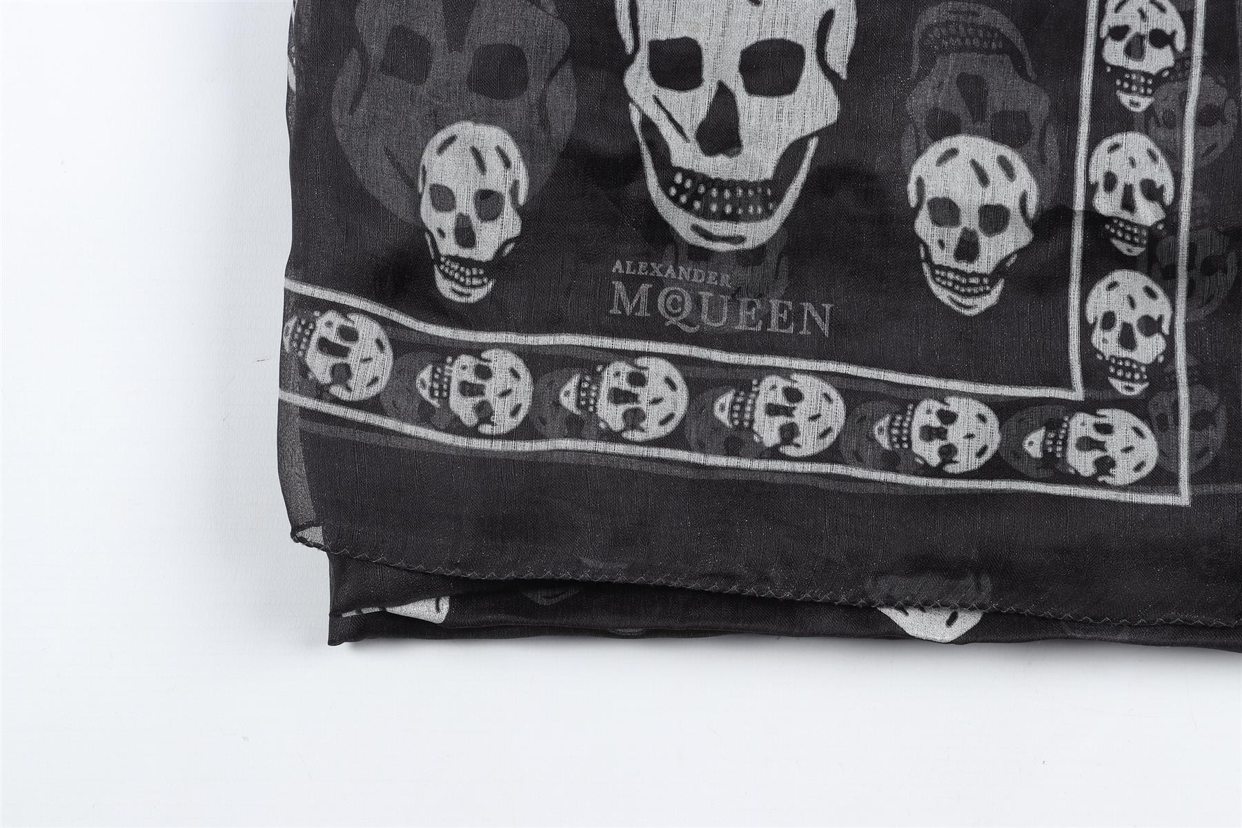 ALEXANDER MCQUEEN BLACK SILK SCARF ONE SIZE