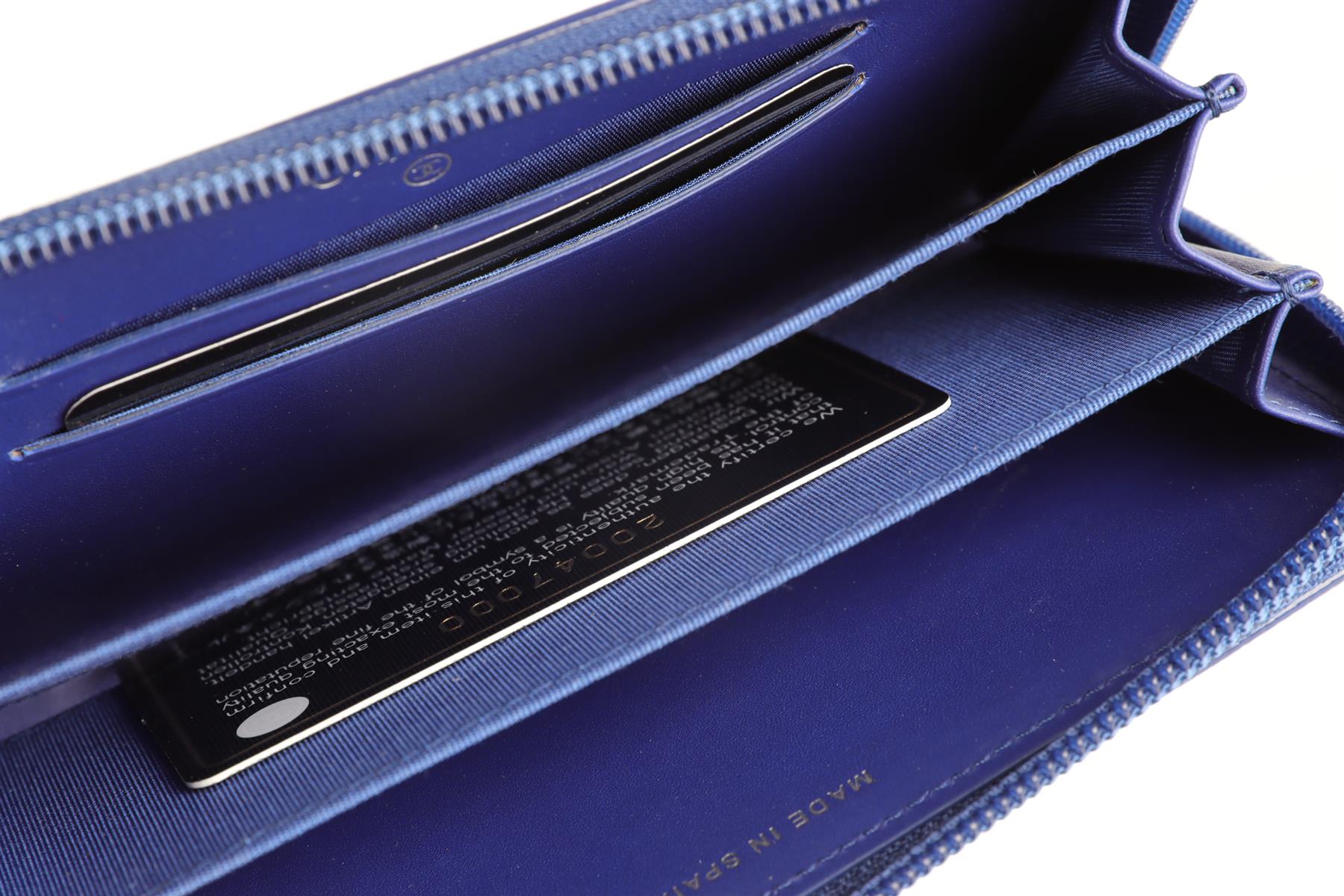 CHANEL BLUE 2014-2015 CC PATENT LEATHER WALLET