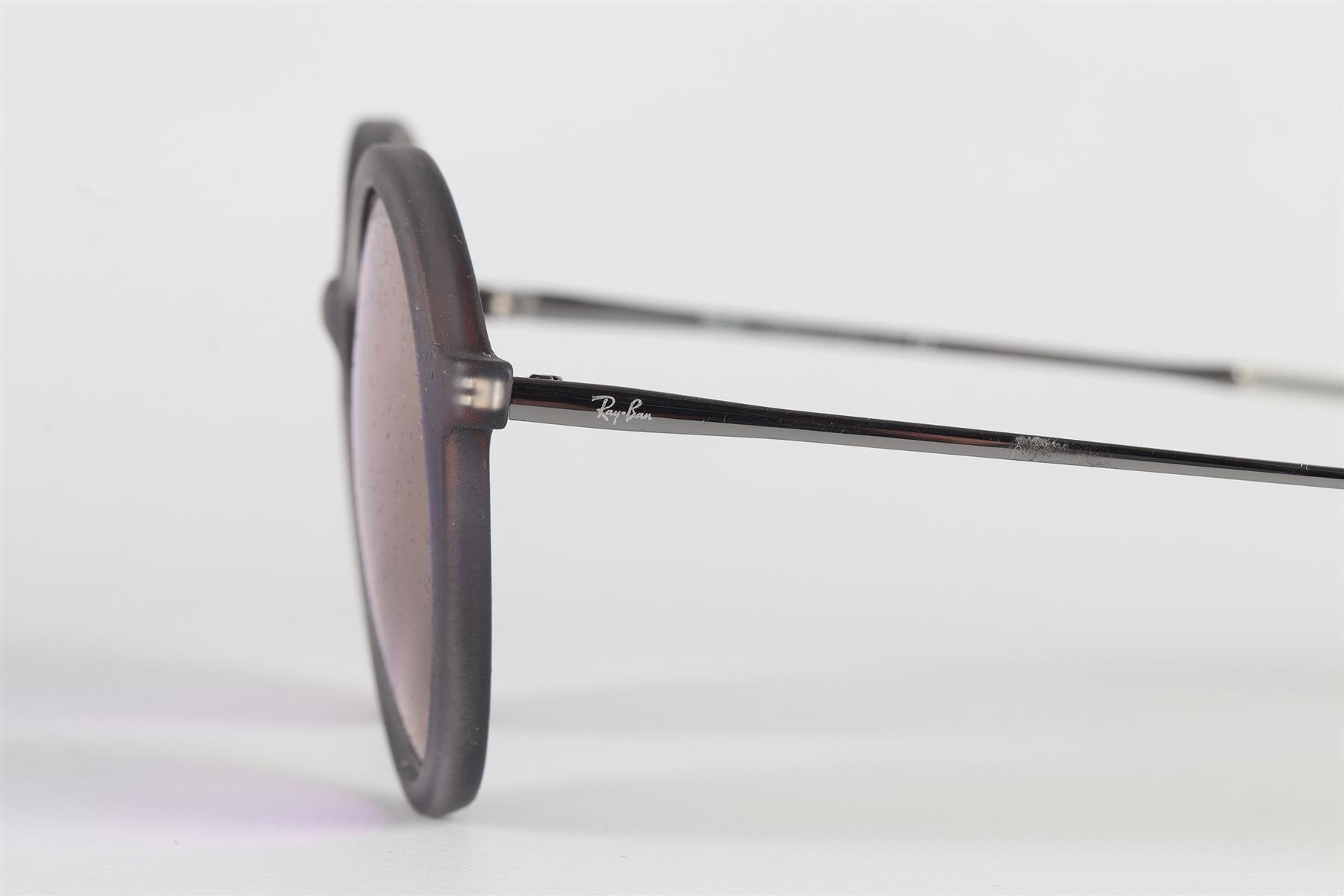 RAY-BAN PURPLE ROUND FRAME ACETATE SUNGLASSES