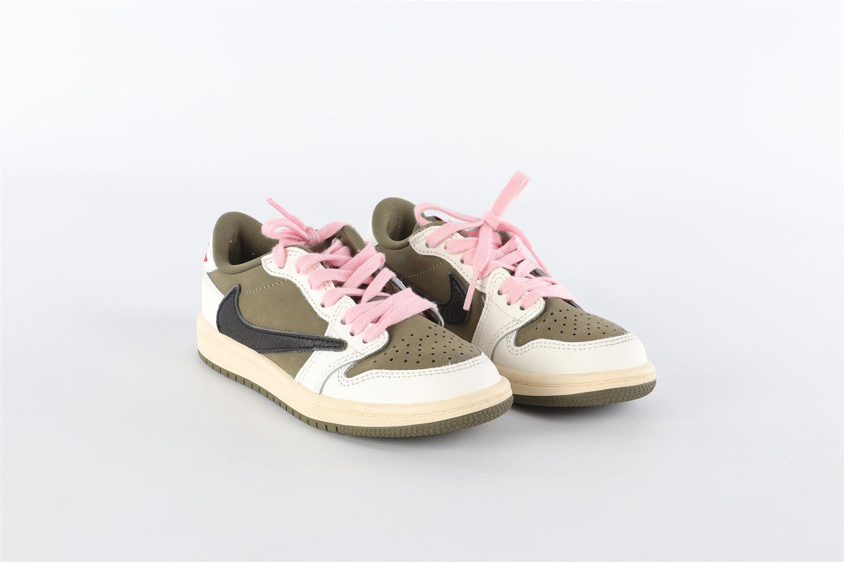 NIKE GREEN GIRLS TRAINERS EU 29 UK 10.5 US 11.5