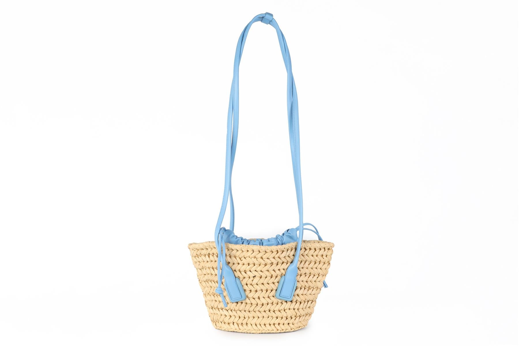 BOTTEGA VENETA BLUE ARCO SMALL RAFFIA TOTE BAG
