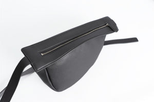 THE ROW BLACK SLOUCHY BANANA SMALL LEATHER SHOULDER BAG