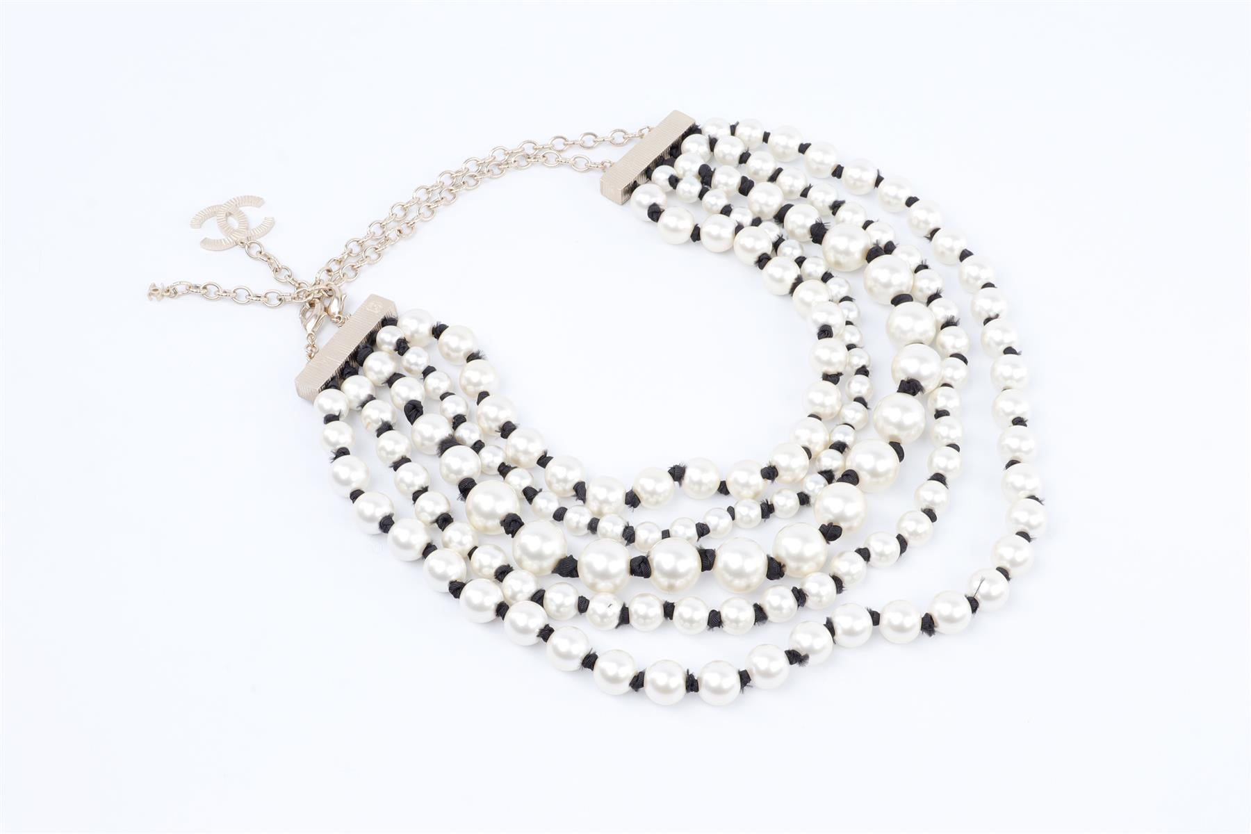 CHANEL IVORY 2016 CC PEARL NECKLACE