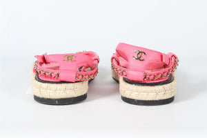 CHANEL PINK 2021 CHAIN AND QUILTED LEATHER THONG SANDALS EU 38 UK 5 US 8