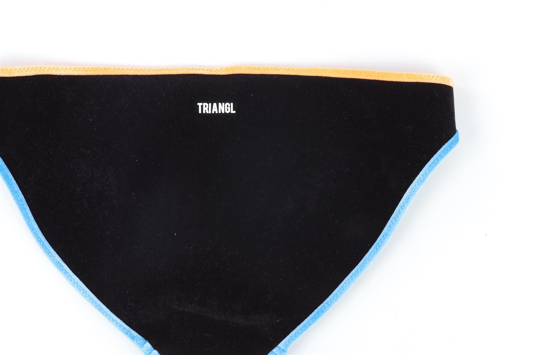 TRIANGLE BLACK BIKINI MEDIUM