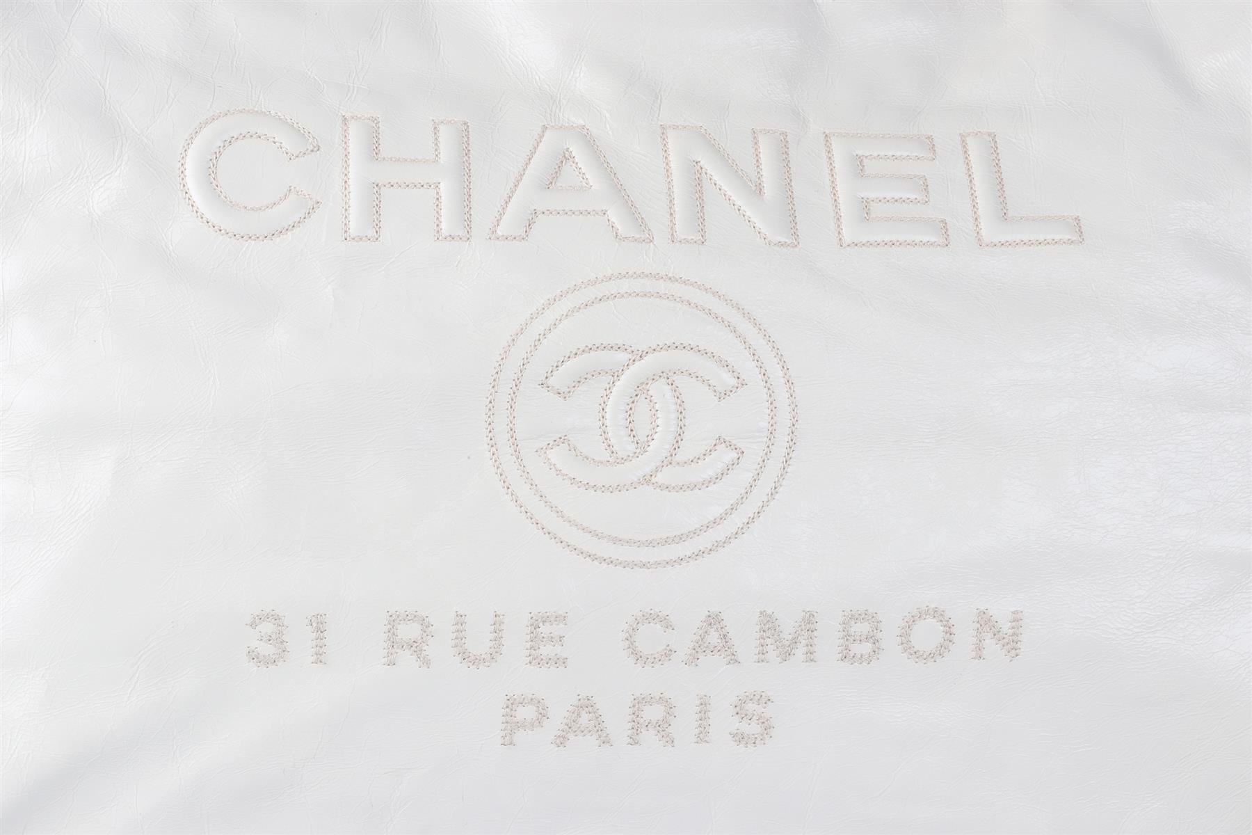 CHANEL ECRU 2016-2017 DEAUVILLE MEDIUM LEATHER TOTE BAG