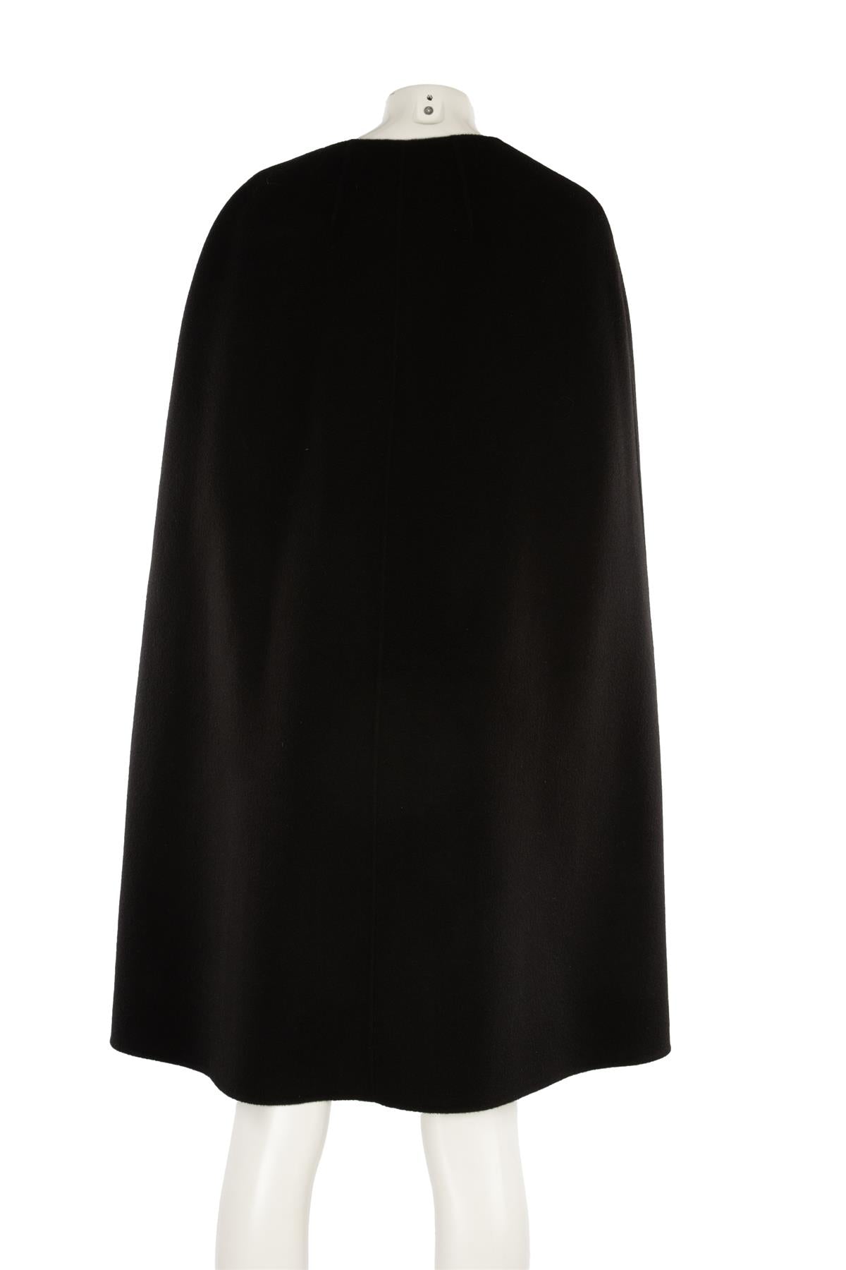YVES SALOMON BLACK CASHMERE CAPE FR 38 UK 10