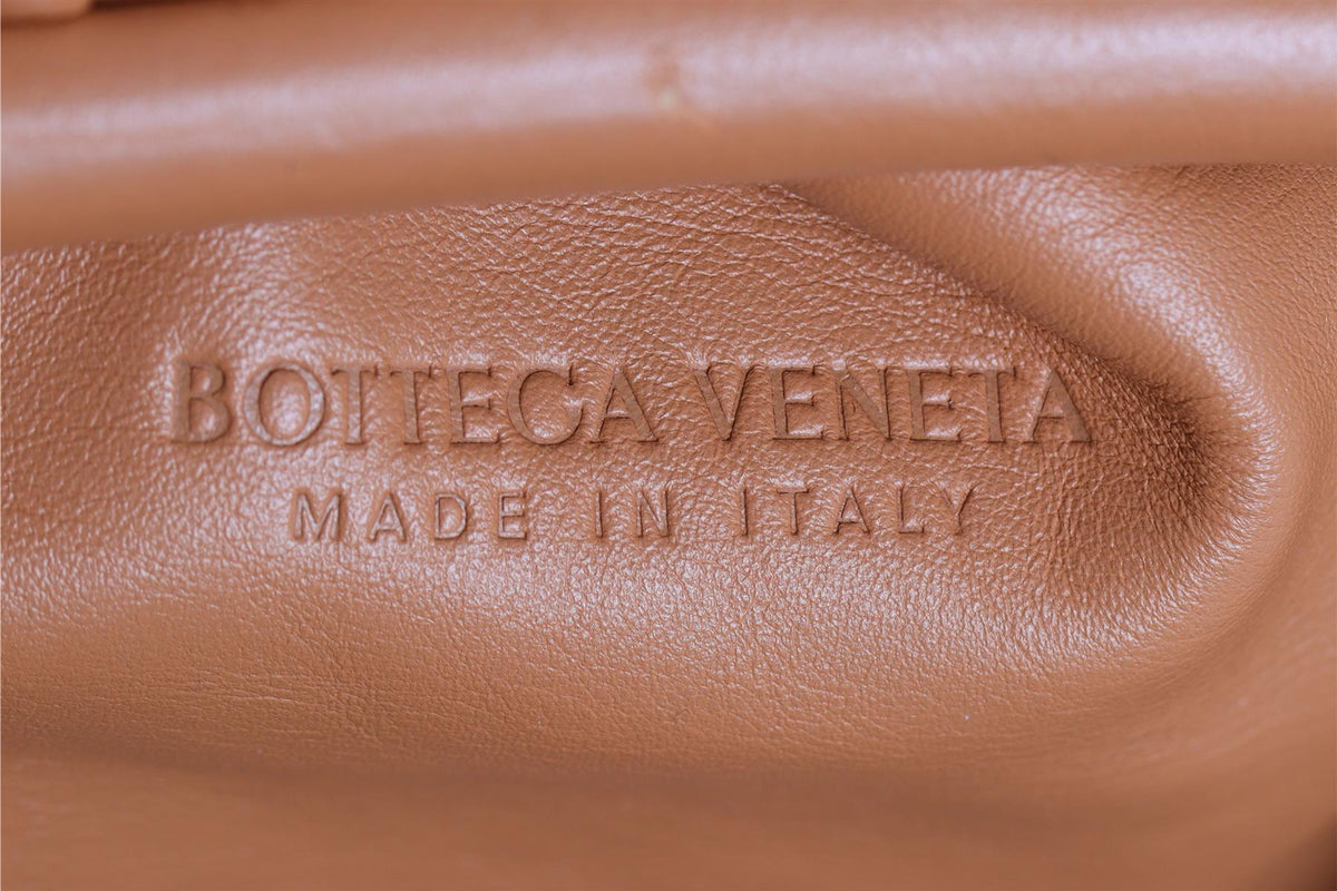 BOTTEGA VENETA TAN POUCH LARGE LEATHER CLUTCH