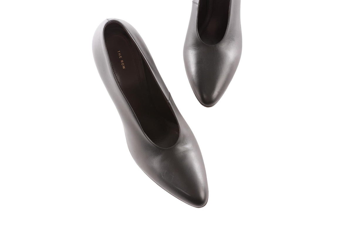 THE ROW BLACK LEATHER PUMPS EU 39 UK 6 US 9