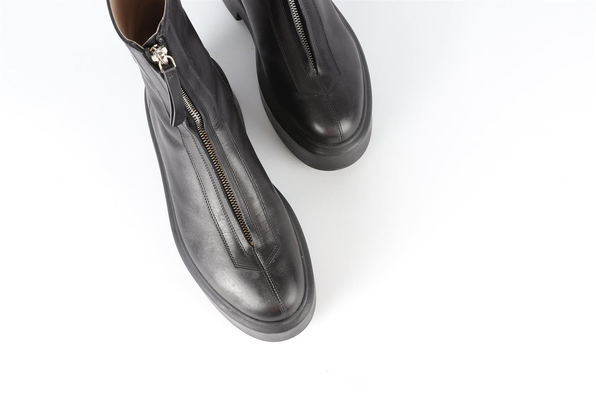 THE ROW BLACK LEATHER ANKLE BOOTS EU 39 UK 6 US 9