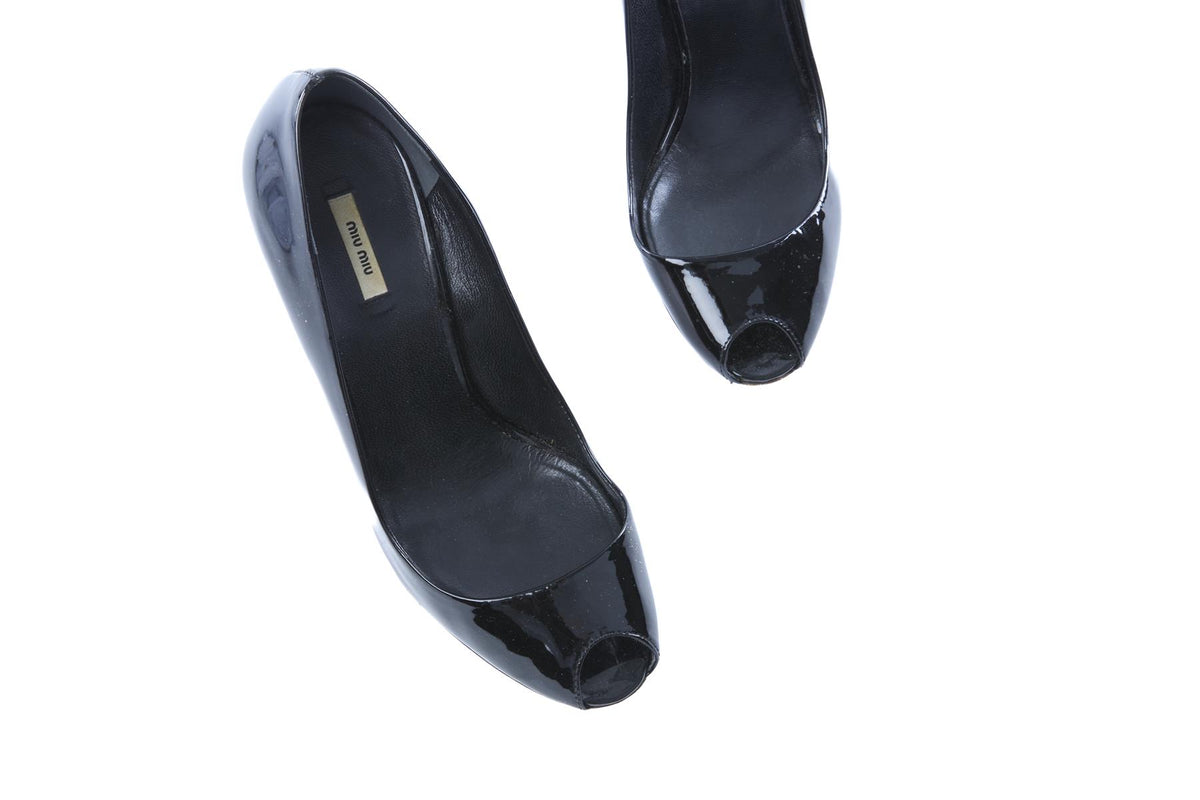 MIU MIU BLACK PATENT LEATHER PUMPS EU 36.5 UK 3.5 US 6.5