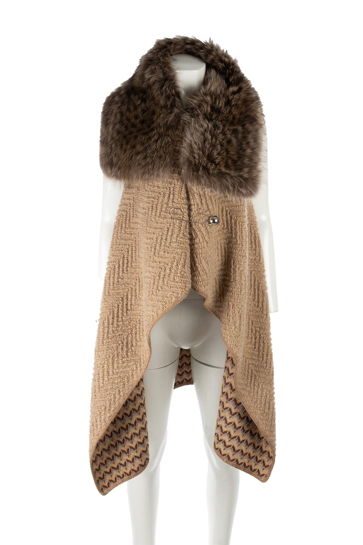 UNBRANDED BEIGE BEAVER FUR AND WOOL GILET