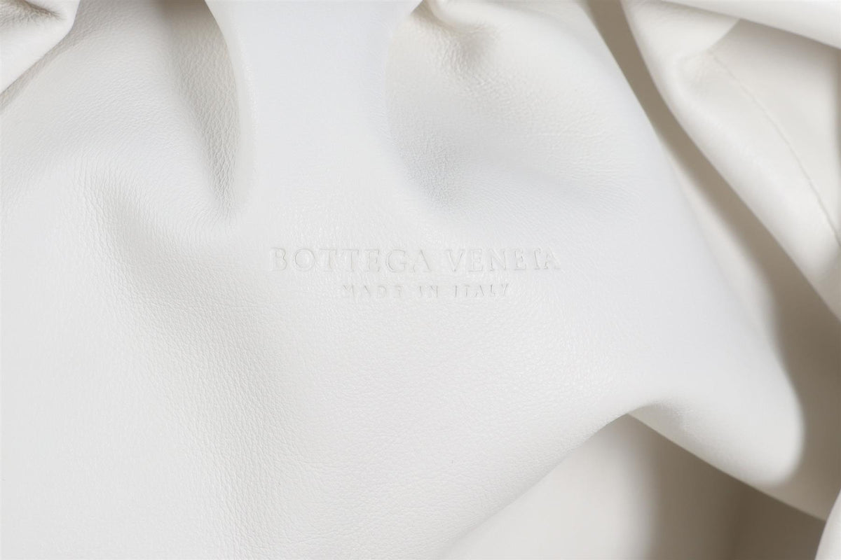 BOTTEGA VENETA WHITE POUCH LARGE LEATHER CLUTCH