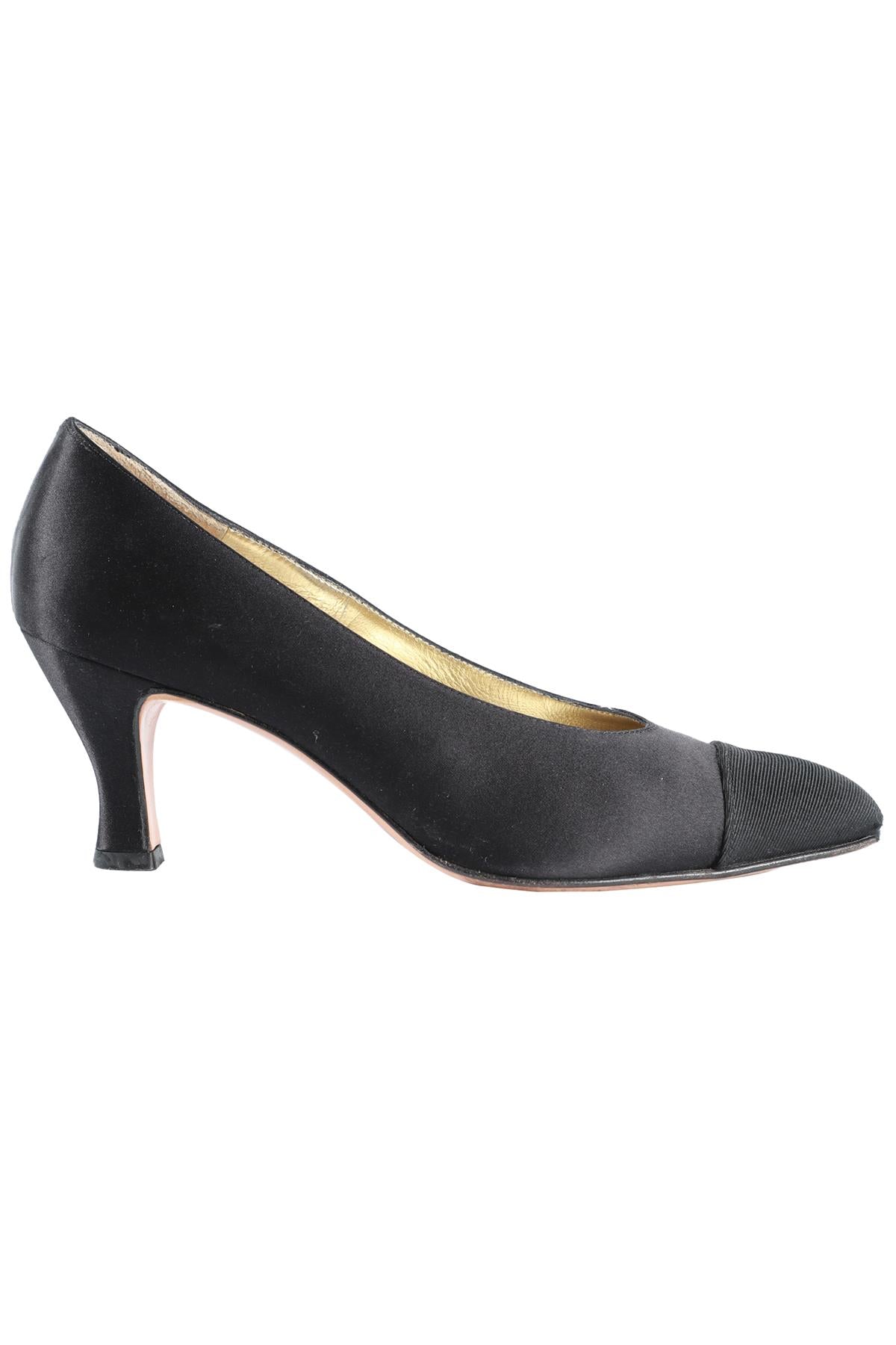 SALVATORE FERRAGAMO BLACK SATIN PUMPS