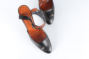 MANOLO BLAHNIK BLACK VINTAGE LEATHER PUMPS EU 37 UK 4 US 7