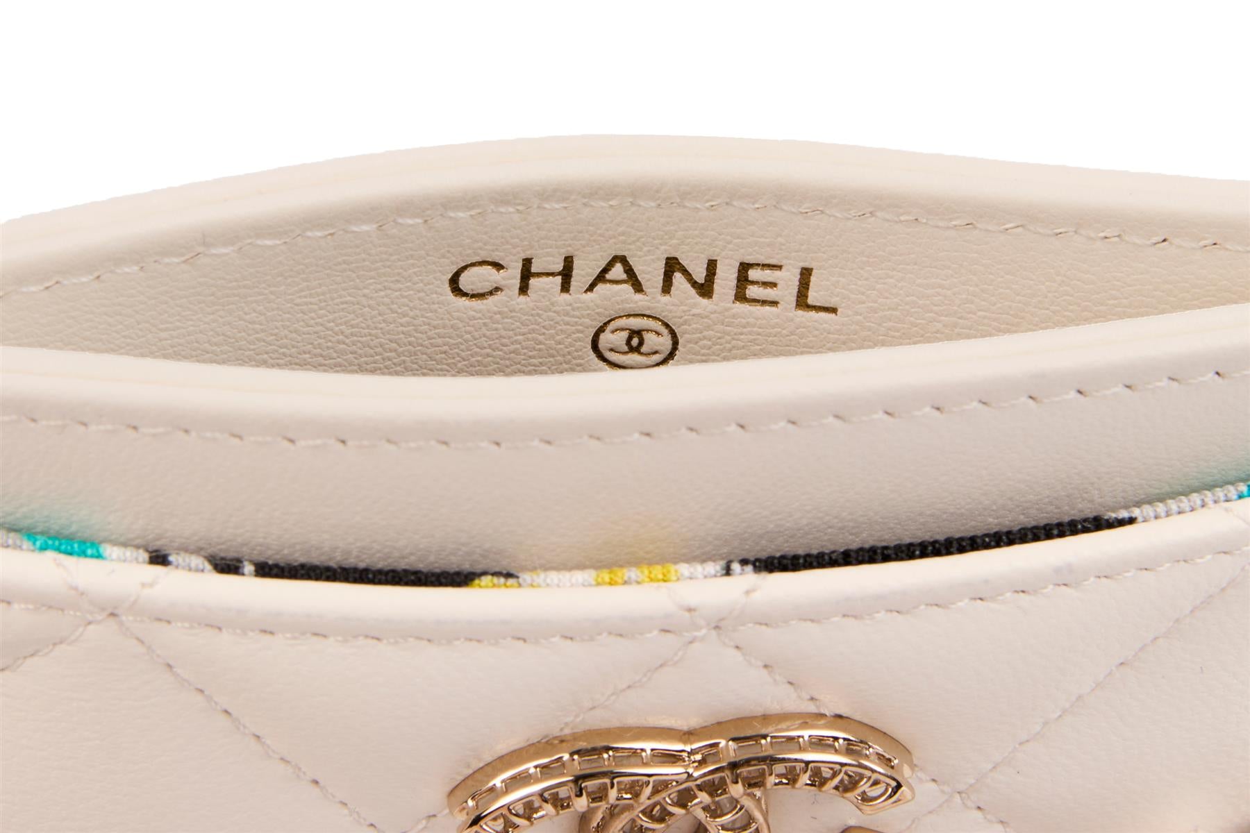 CHANEL WHITE 2025 CC QUILTED LEATHER CARD HOLDER