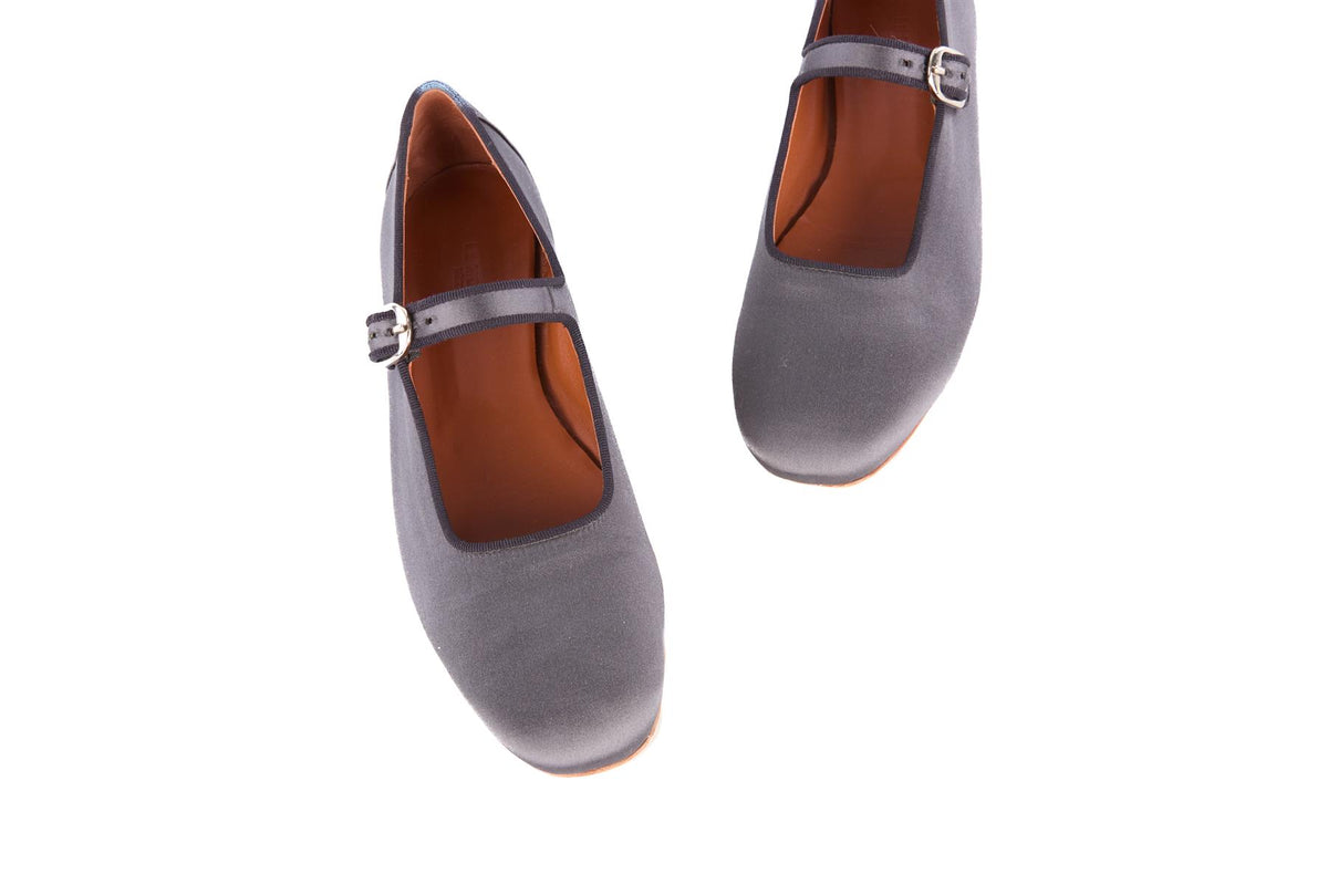 LE MONDE BERYL NAVY SATIN BALLET FLATS EU 38.5 UK 5.5 US 8.5