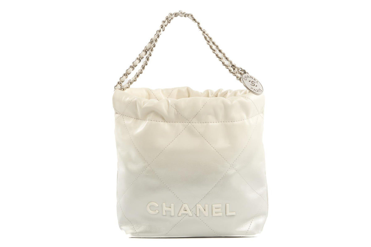 CHANEL 2023 WHITE 22 MINI QUILTED LEATHER SHOULDER BAG