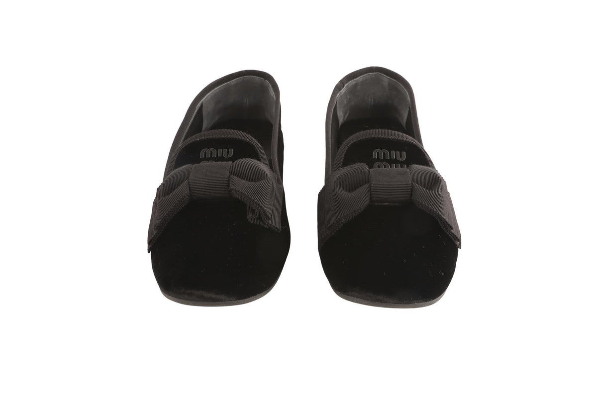 MIU MIU BLACK VELVET LOAFERS EU 39 UK 6 US 9
