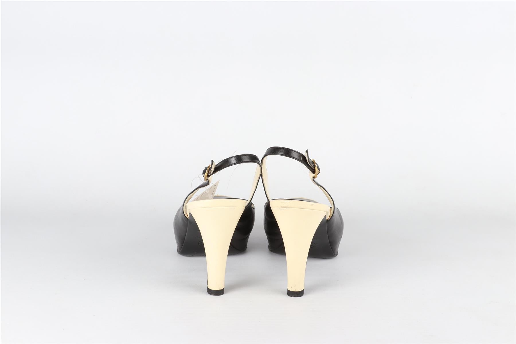 CHANEL BLACK AND CREAM PUMPS EU 38 UK 5 US 8