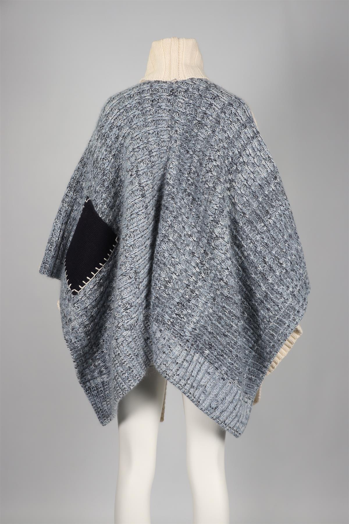 HILFIGER COLLECTION BLUE AND CREAM WOOL BLEND PONCHO XSMALL