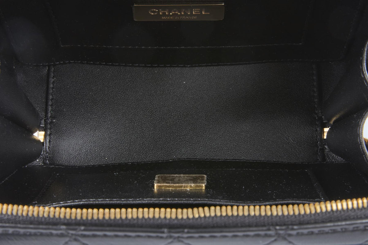 CHANEL BLACK 2024 CAMERA QUILTED LEATHER SHOULDER BAG