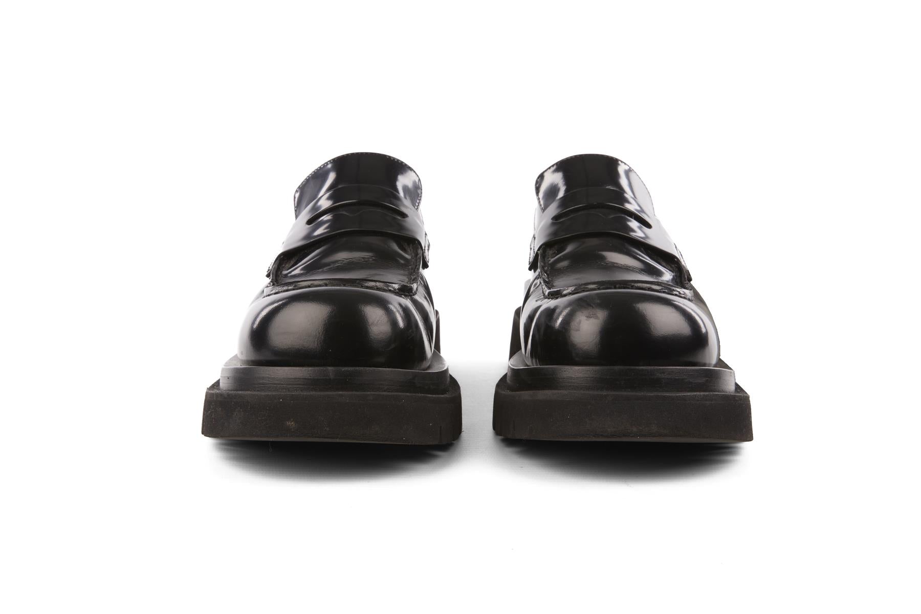 BOTTEGA VENETA BLACK PATENT LEATHER LOAFERS EU 39 UK 6 US 9