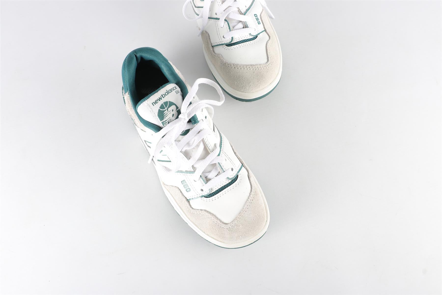 NEW BALANCE WHITE KIDS BOYS SNEAKERS EU 34.5 UK 2 US 2.5