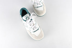 NEW BALANCE WHITE KIDS BOYS SNEAKERS EU 34.5 UK 2 US 2.5