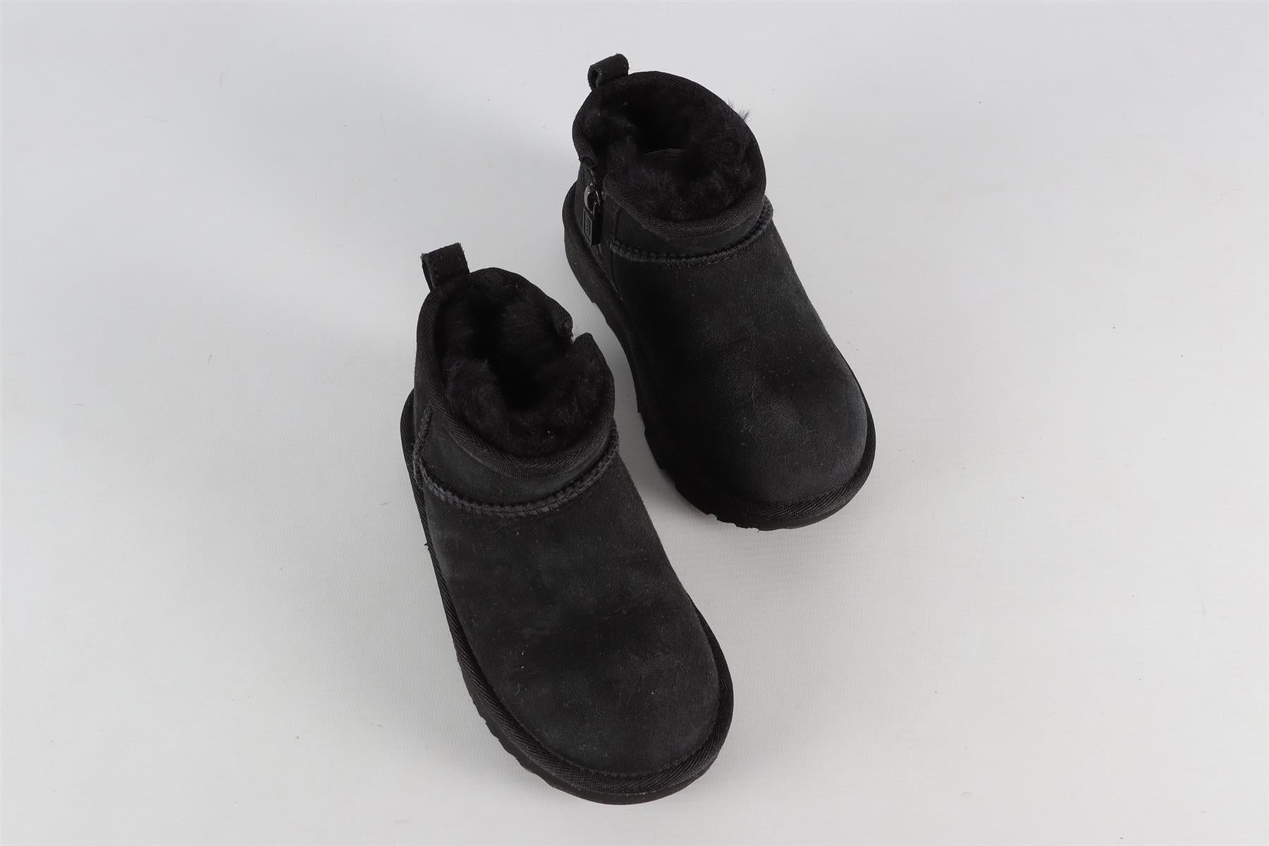 UGG BLACK KIDS GIRLS BOOTS EU 28.5 UK 10, US 11
