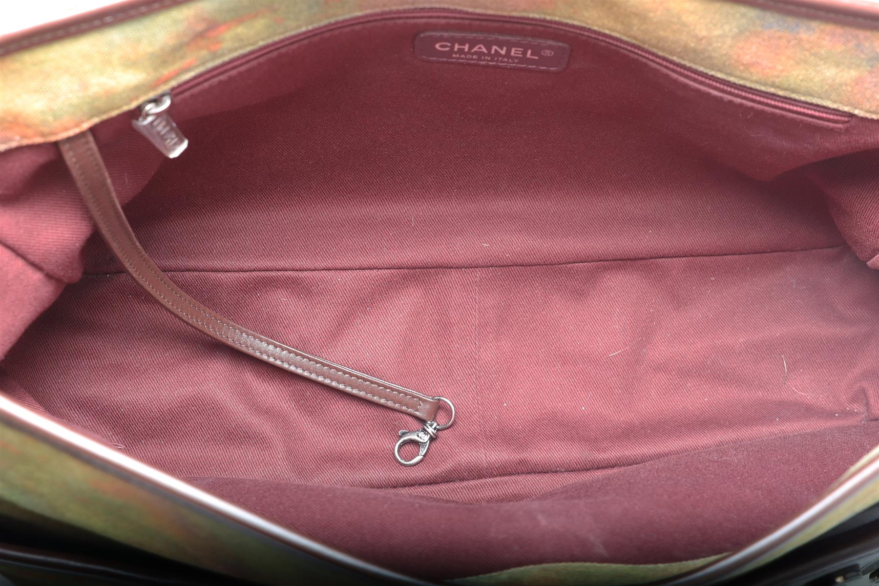 CHANEL GREEN 2015 GRAFFITI ON THE PAVEMENT CANVAS SHOULDER BAG