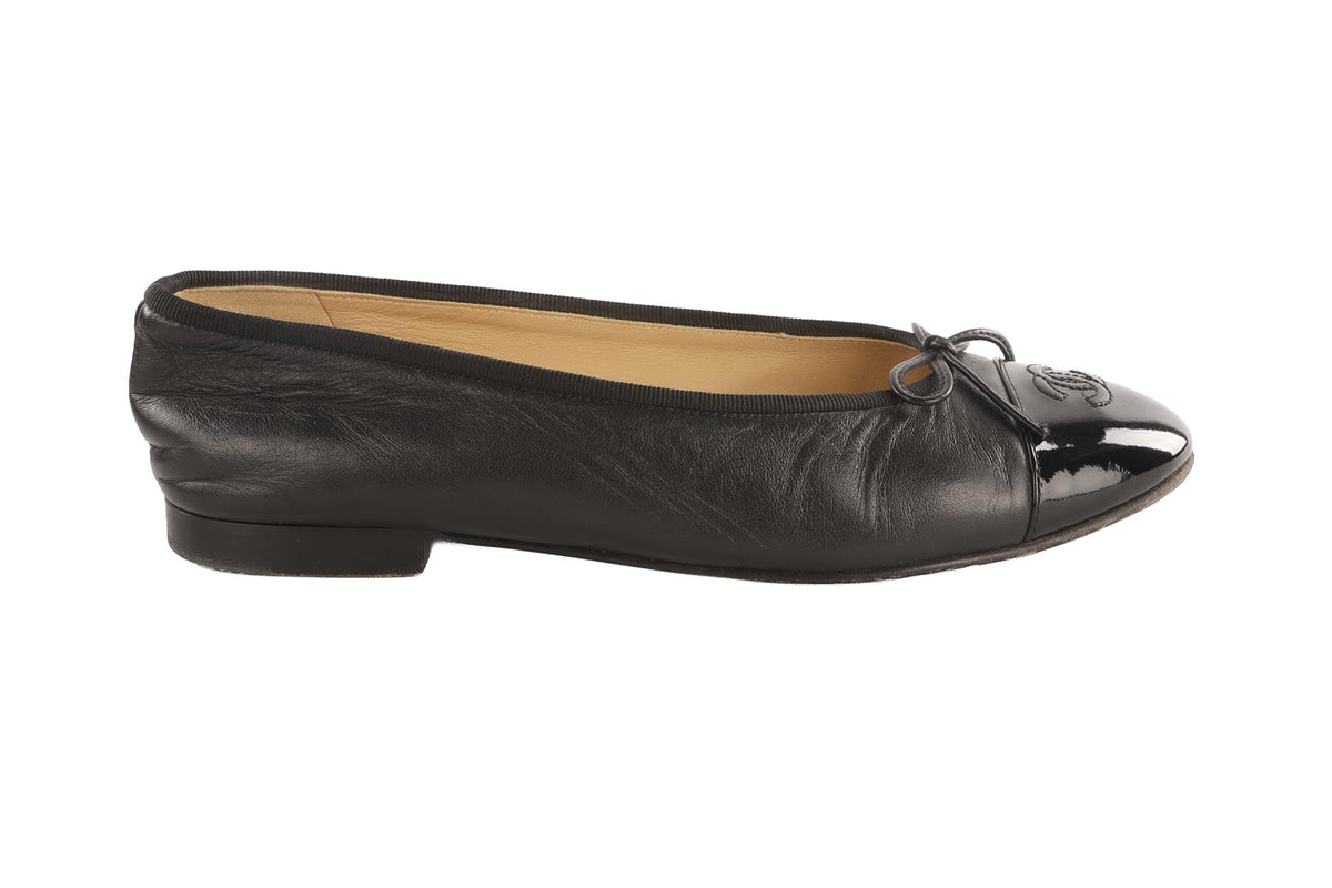 CHANEL BLACK LEATHER BALLET FLATS EU 38.5 UK 5.5 US 8.5