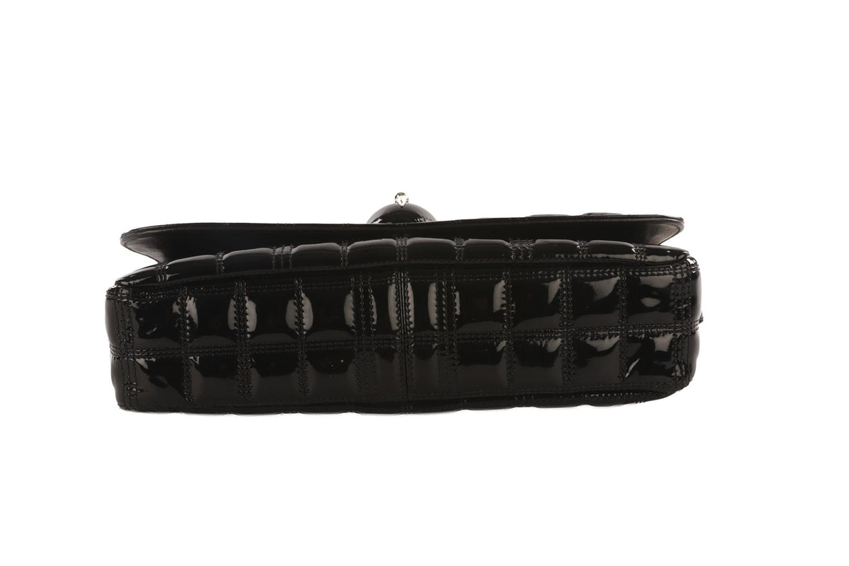 QUENTIN MACKAY BLACK PATENT LEATHER SHOULDER BAG
