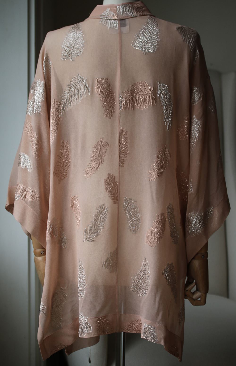 FORTE FORTE LEAF EMBROIDERED KIMONO XSMALL
