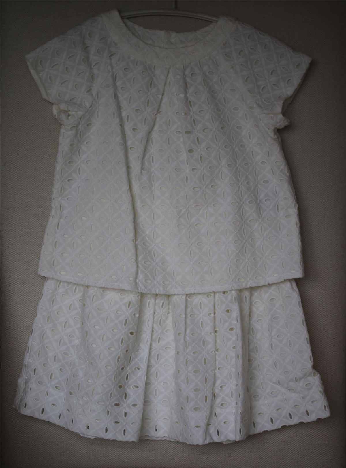 BONPOINT GIRLS IVORY ERIKA TOP & CONCERTO SKIRT 4 YEARS