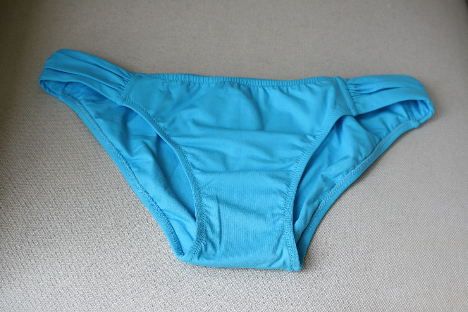 ELIZABETH HURLEY BLUE SANDERSON BIKINI MEDIUM/LARGE